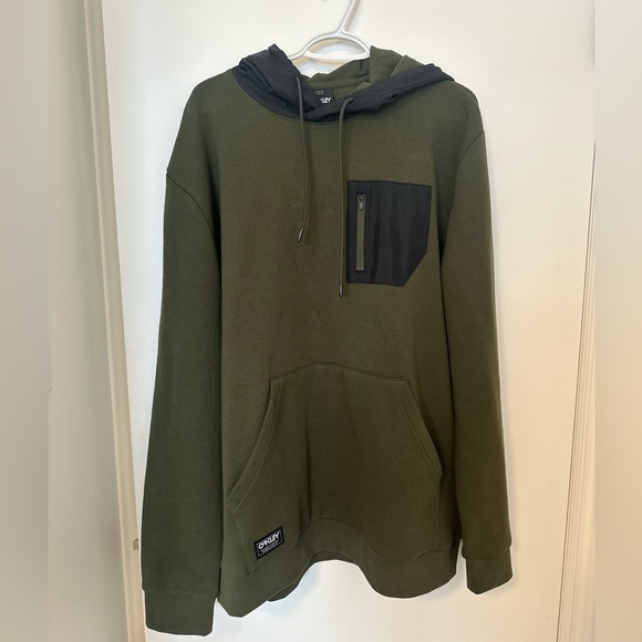 COPY - Oakley Men’s Hoodie - Picture 1 of 3